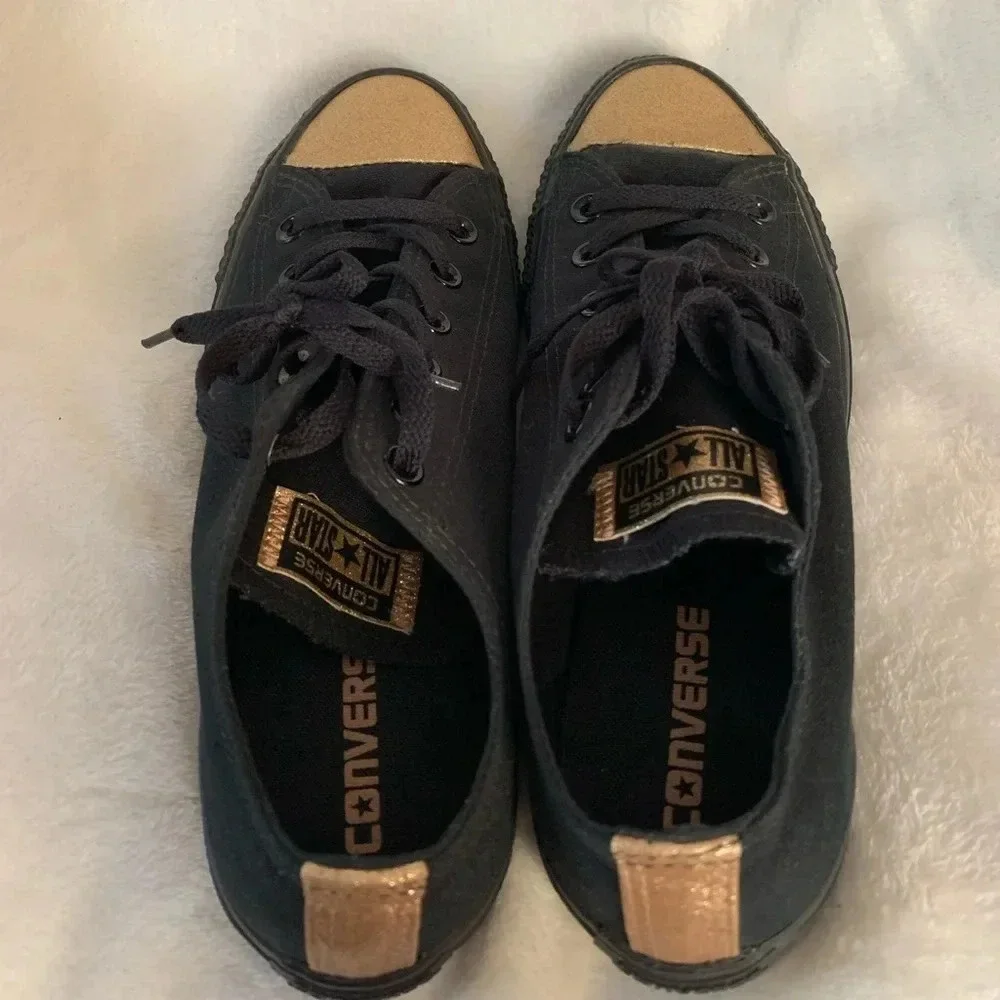 Converse - Picture 1 of 8